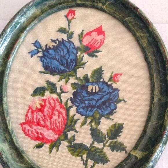 2 Vintage Oval Decoupage Framed Handmade Needlepoint Flowers Floral Artwork Boho - Picture 5 of 9